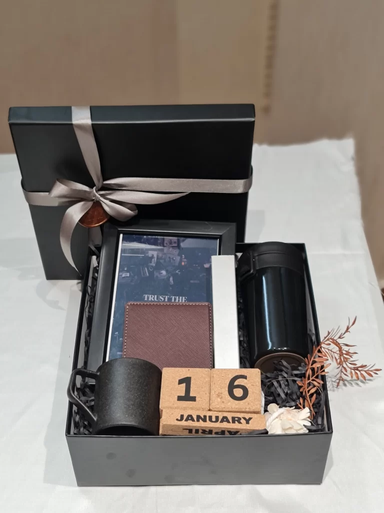 Black_Box_Corpoarte_Gift_Hmaper