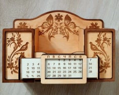 Desk organizer with calendar