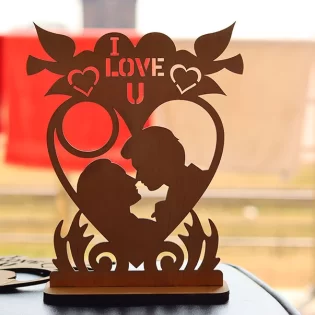 stand I love you with couple decoration
