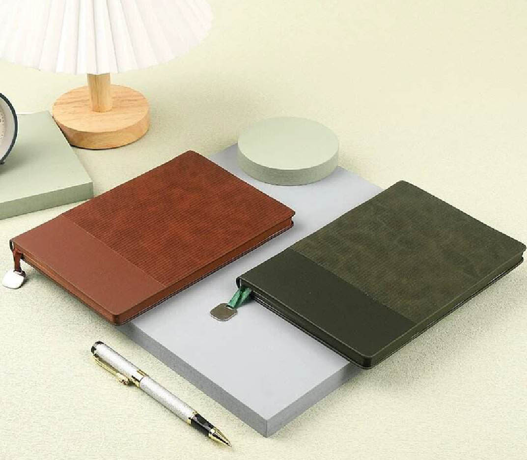 personalized diary gift Gurgaon premium notebook set