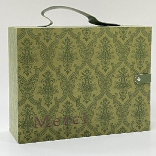 MAGNETIC BOX