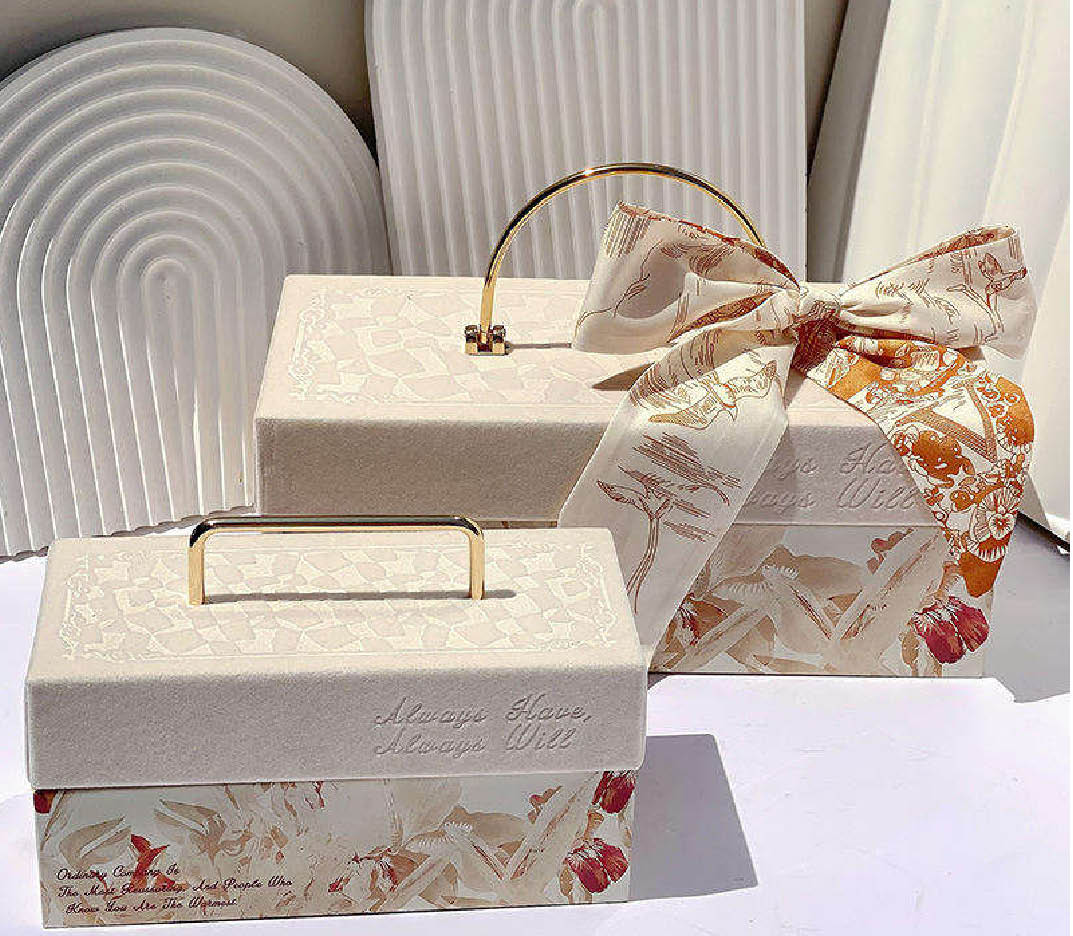 Gift Packing Box in Gurgaon Gift Packing Box in Gurgaon by Gurgaon Graphics for Corporate Gifts, Hampers and Premium Packaging