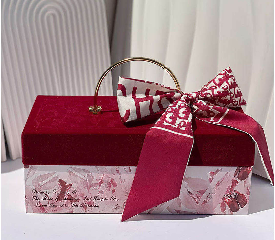 Gift Packing Box in Gurgaon Gift Packing Box in Gurgaon by Gurgaon Graphics for Corporate Gifts, Hampers and Premium Packaging