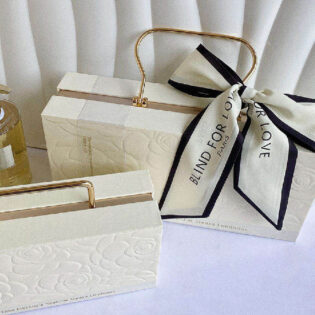 Gift Packing Box in Gurgaon by Gurgaon Graphics for Corporate Gifts, Hampers and Premium Packaging