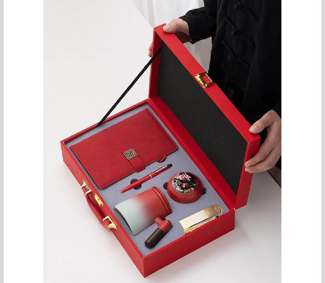 Corporate Gift Hampers premium gift box set with notebook mug pen and accessories