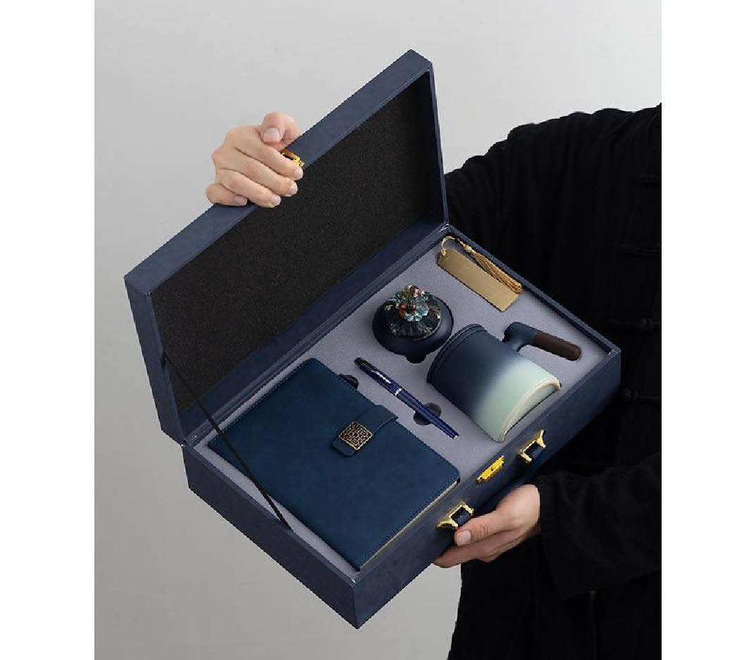 Corporate Gift Hampers premium gift box set with notebook mug pen and accessories